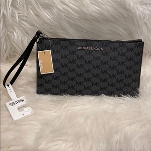 Michael Kors Black/Black LG Zip Clutch new w/ tags